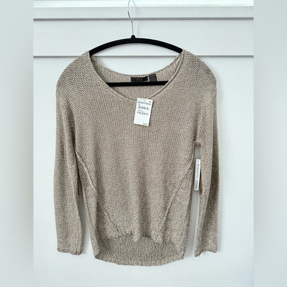 RDI Beige V-Neck Sweater NWT